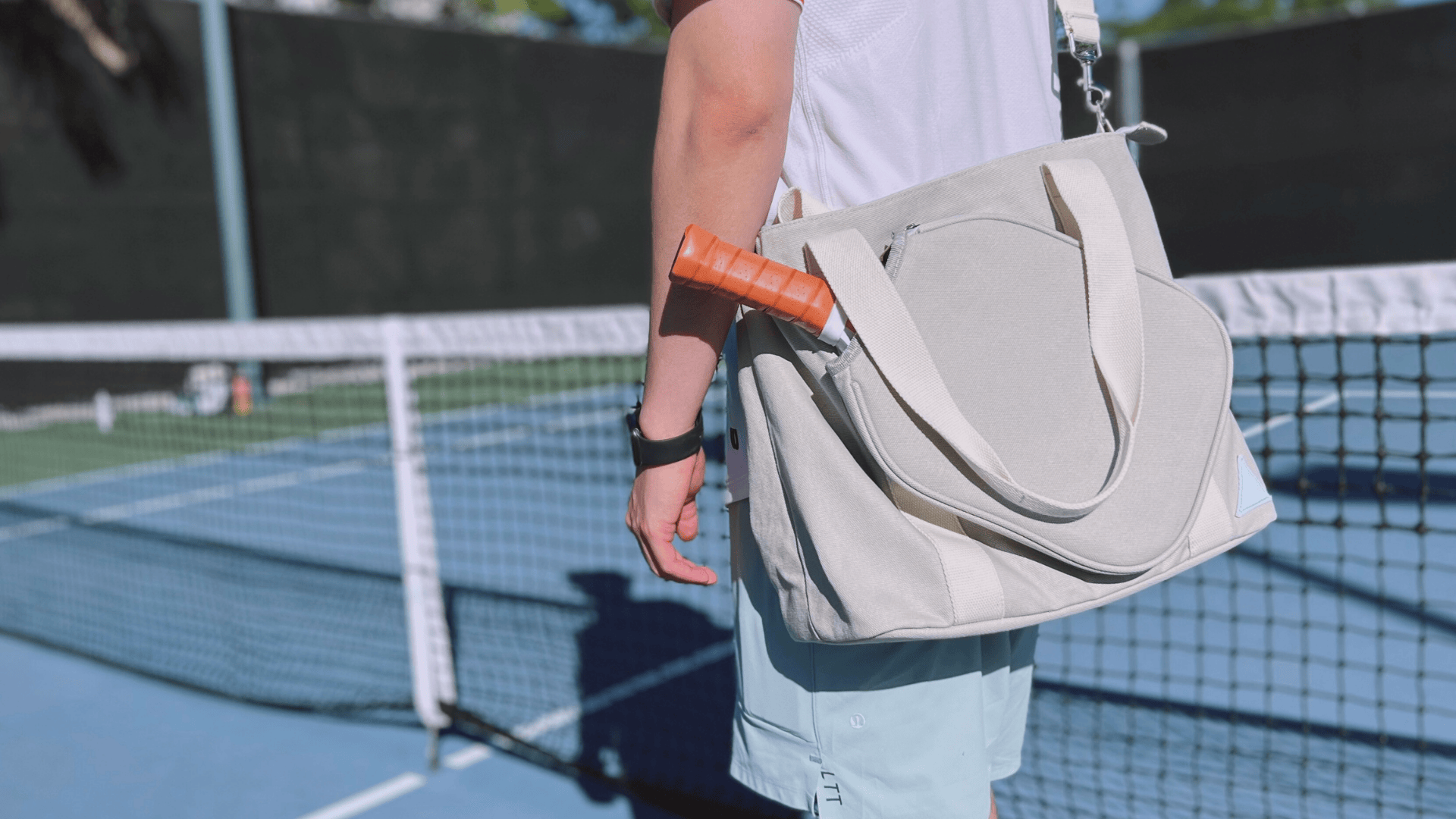 Verly_Pickleball_Bag_Male_on_Court